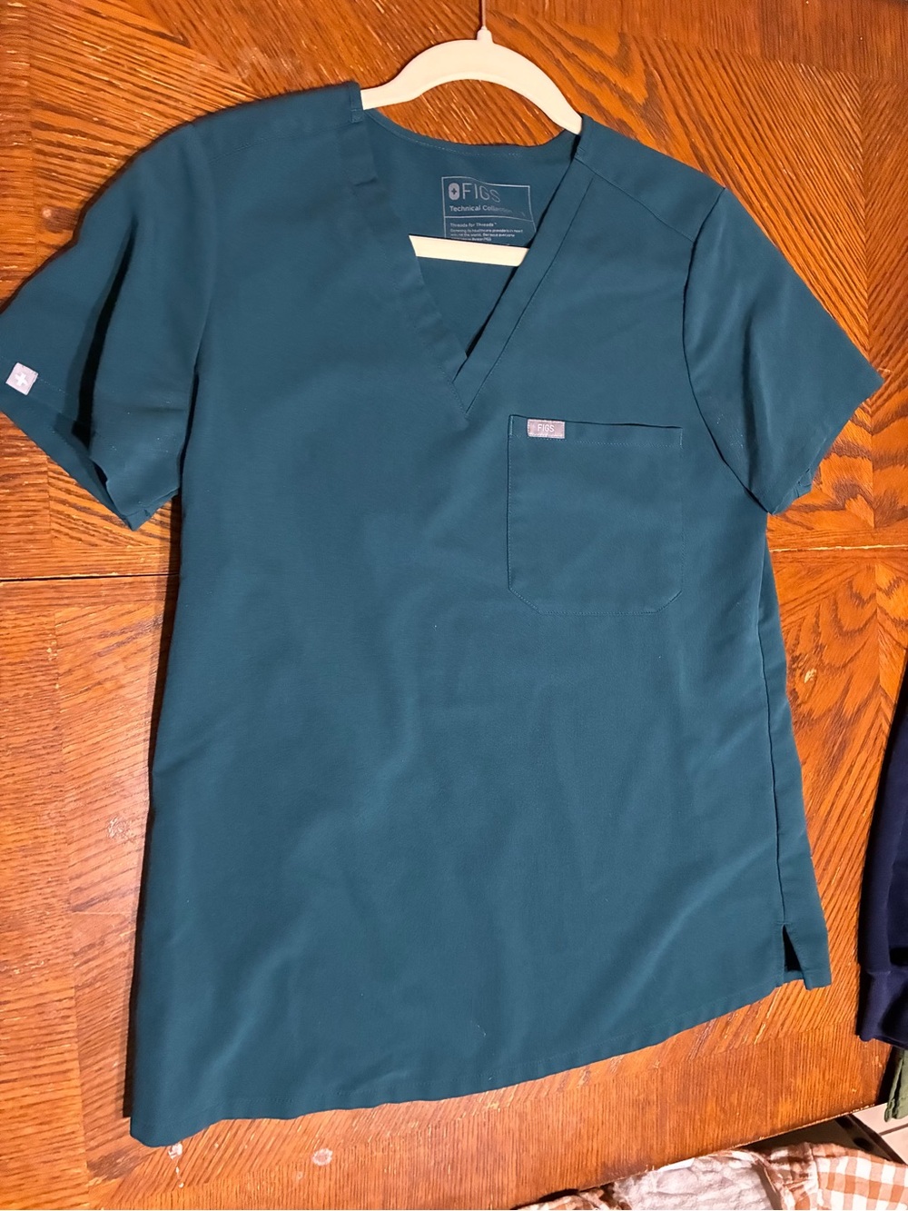 FIGS Women’s Teal V-Neck Short Sleeve Scrub Top